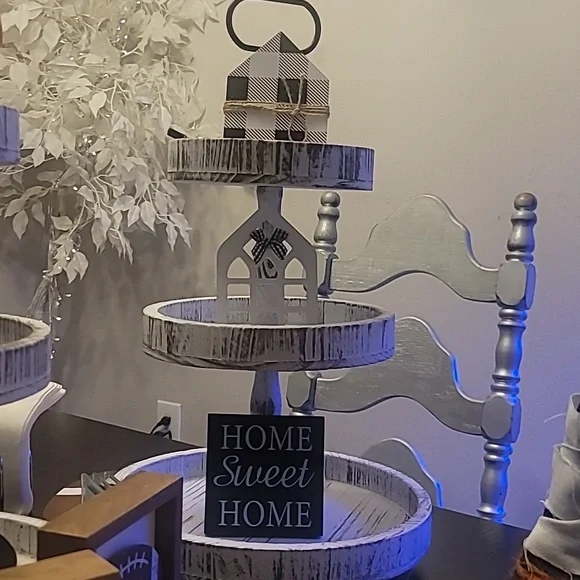 🤍🖤🩶Beautiful 3 Tiered Distressed Farmhouse Tray🩶🖤🤍 - Picture 3 of 6